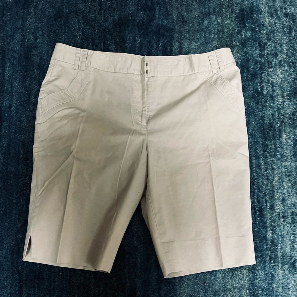 Cutter & Buck short